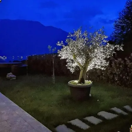 Magic Garden With Jacuzzi-pool And Luxury View 公寓 莱诺