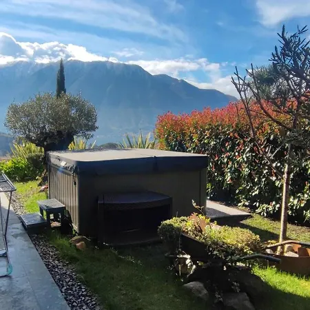 Magic Garden With Jacuzzi-pool And Luxury View Apartamento