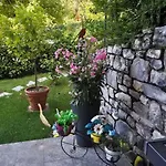 Magic Garden With Jacuzzi-pool And Luxury View Apartament *
